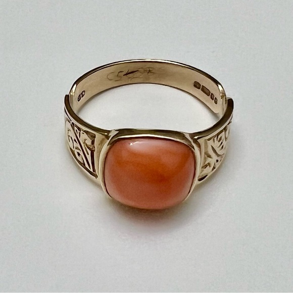 9k Gold Vintage Coral Ring with Matching 14k Coral Pendant - Picture 3 of 16